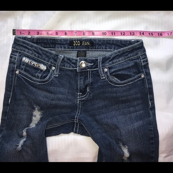 ZCO Distressed jeans. GUC Size 5 - Picture 4 of 5